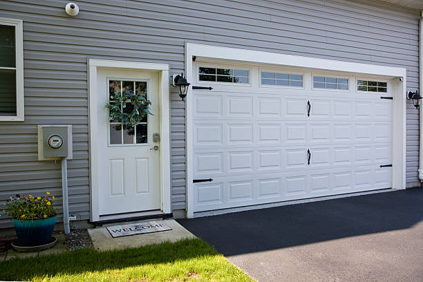24/7 Emergency Garage Door Panel Replacement experts in Mills, WY